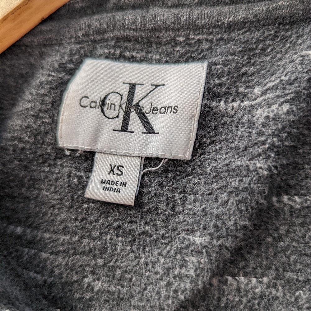 Calvin Klein Sweatshirt - Picture 4 of 6